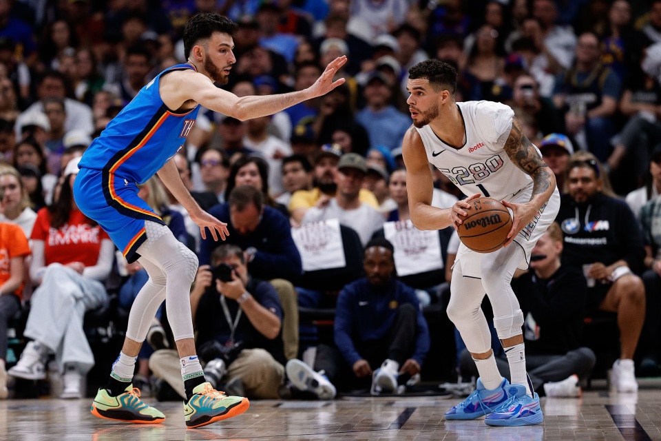 联盟里最好, 场另一头的 联盟里最好, 场另一头的