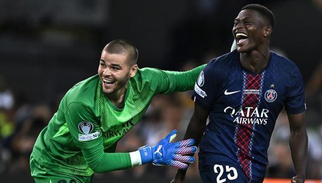 AA, 一审, 刺的表现的 AA, 一审, 刺的表现的